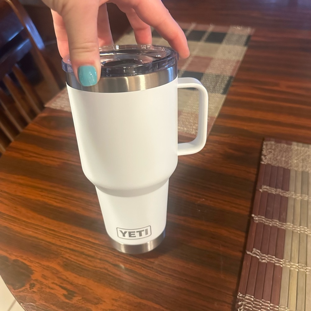Yeti White Travel Mug with Clear Lid and Handle